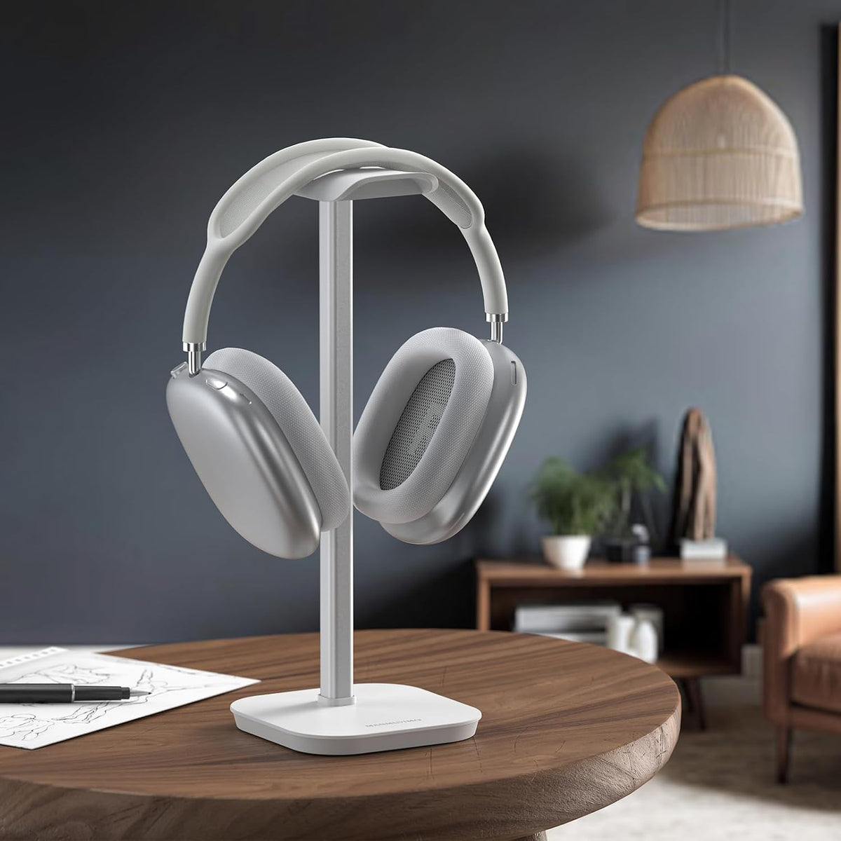 Headphone Stand, Desktop Headset Holder Desk Earphone Stand Aluminum Headset Hanger Headphone Rack Stand to Hold Earphones Such as Airpods Max, Sony, Beats, Bose, Razer, HyperX(Pink)
