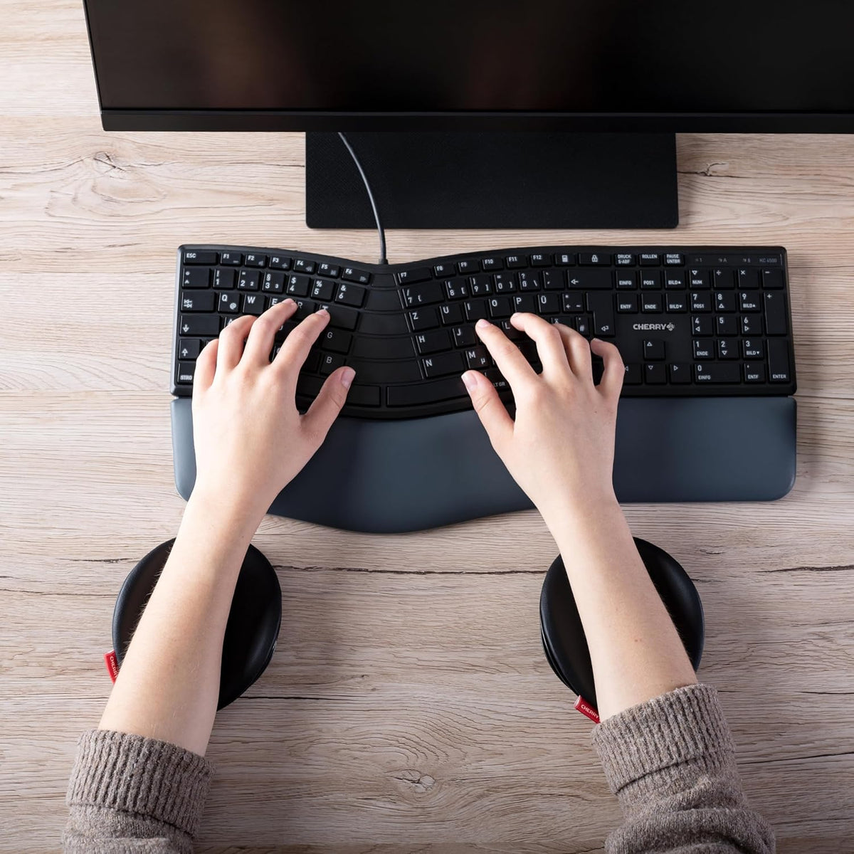 Cherry SLIDEPAD Ergo, Sliding Ergonomic Arm Rest for the Desk, Compatible with Mouse and Keyboard, for Right- and Left-Handers, IGR-Certified, 1 Pad, Black