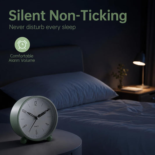 Analog Alarm Clock, 4 inch Super Silent Non Ticking Small Clock with Night Light, Battery Operated, Simple Design, Old Fashioned Style Ideal Decor, for Bedroom, Bedside, Desk, Adult, Gift, Green