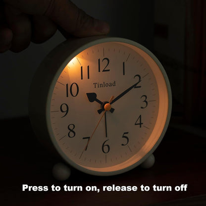 4.5" Vintage Retro Analog Alarm Clock, Super Silent Non Ticking Small Clock with Manual Light, Snooze, Battery Operated, for Living Room, Bedroom, Bedside, Desk(Green)