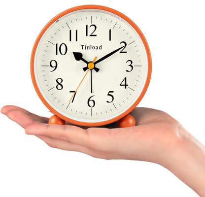 4.5" Vintage Retro Analog Alarm Clock, Super Silent Non Ticking Small Clock with Manual Light, Snooze, Battery Operated, for Living Room, Bedroom, Bedside, Desk(Green)