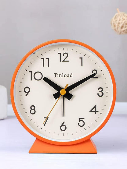 4.5" Battery Operated Antique Retro Analog Alarm Clock, Small Silent Bedside Desk Clock,Lighted on Demand, Battery Operated, Snooze, for Living Room, Bedroom, Bedside, Desk, Gift Clock
