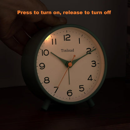 4.5" Battery Operated Antique Retro Analog Alarm Clock, Small Silent Bedside Desk Clock,Lighted on Demand, Battery Operated, Snooze, for Living Room, Bedroom, Bedside, Desk, Gift Clock