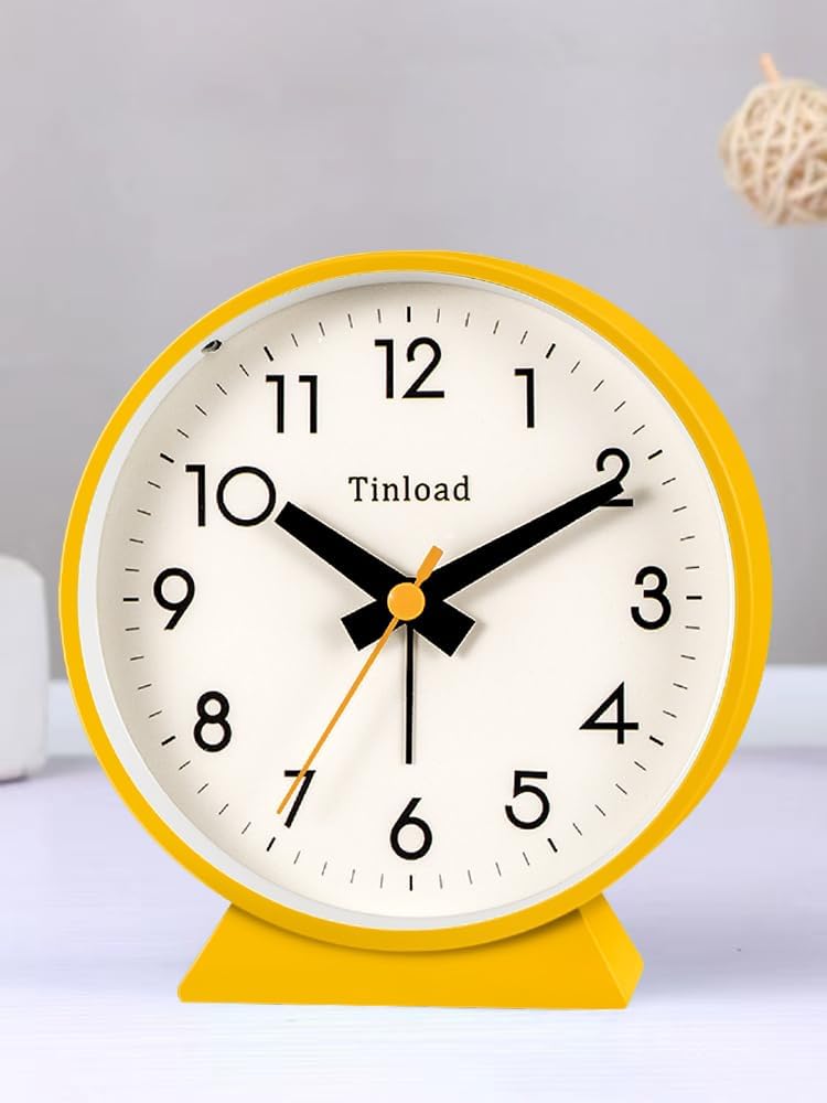 4.5" Battery Operated Antique Retro Analog Alarm Clock, Small Silent Bedside Desk Clock,Lighted on Demand, Battery Operated, Snooze, for Living Room, Bedroom, Bedside, Desk, Gift Clock