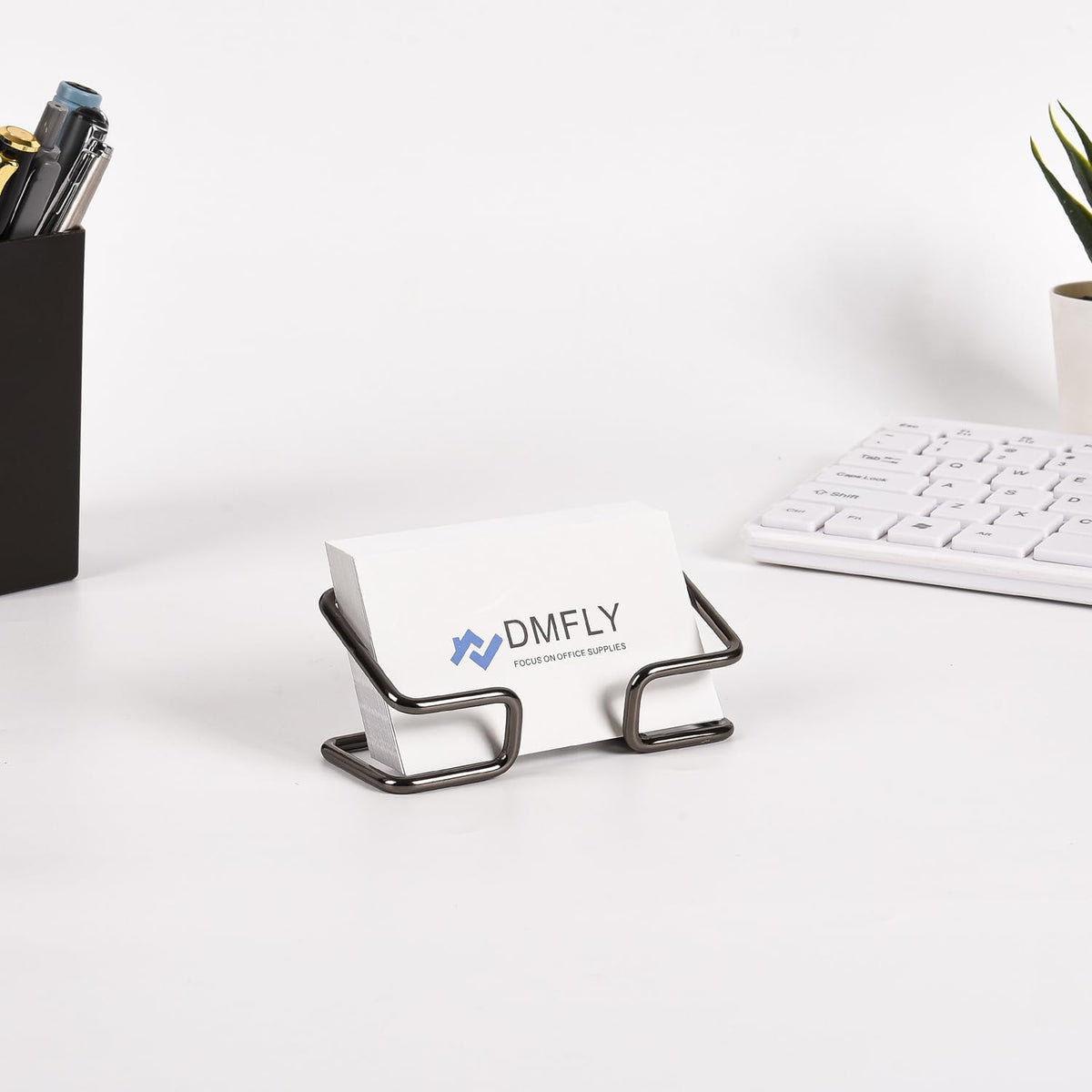 Metal Business Card Holder for Desk, Cute Card Display Stand, Compatible with Various Countertops, Gold
