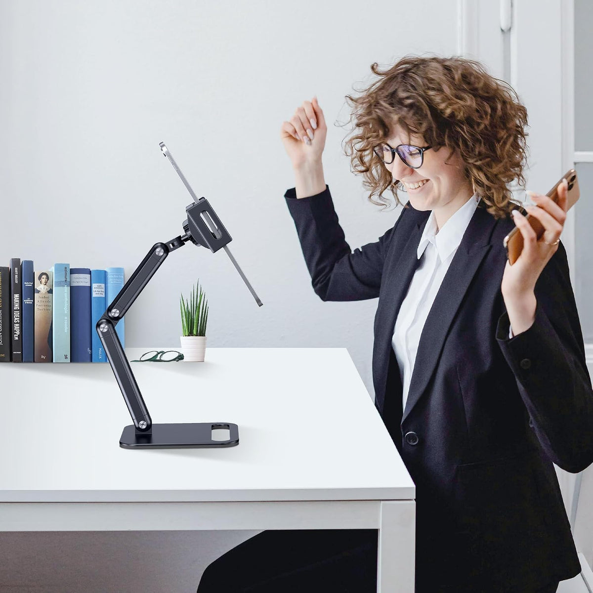 CreaDream Tablet Stand, Heavy Aluminum iPad Stand for Desk