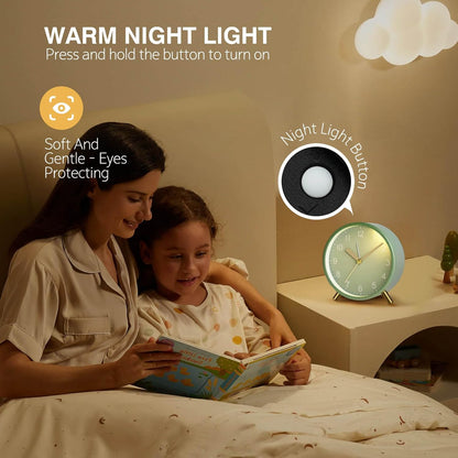Silent Analog Quartz Kids Alarm Clock, Round Metal, Night Light