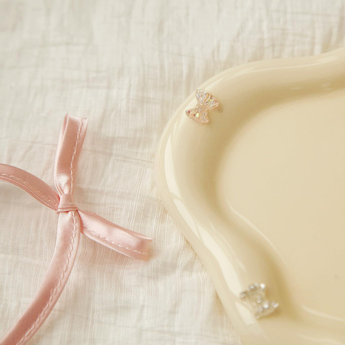 Jewelry Dish Trinket Tray for Women, Ring Dish Holder, Unique Cloud Shape Ceramic Plate Cute Things Vanity Aesthetic Room Decor Mother's Day Birthday (White)