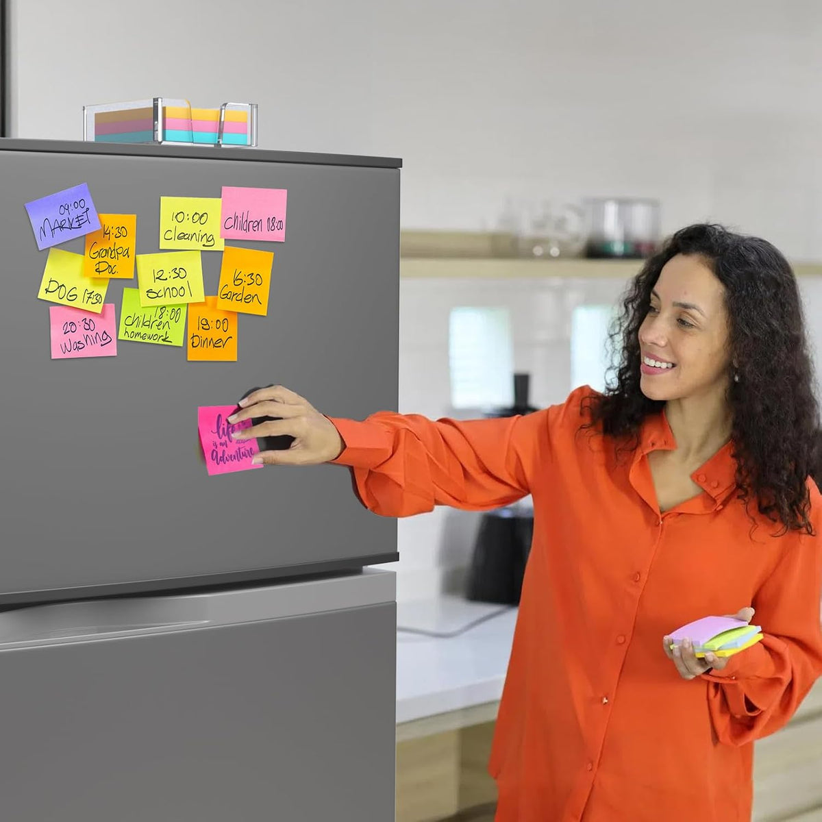 BEEGO Sticky Note Organizer - 4x6 in Crystal Clear Acrylic Notepad Holder & Dispenser for Dorm Room Office Desk Organization