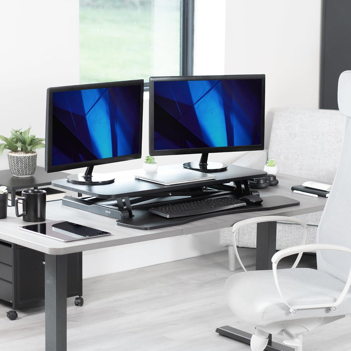 Black 32 in Standing Desk Converter, DESK-V000K