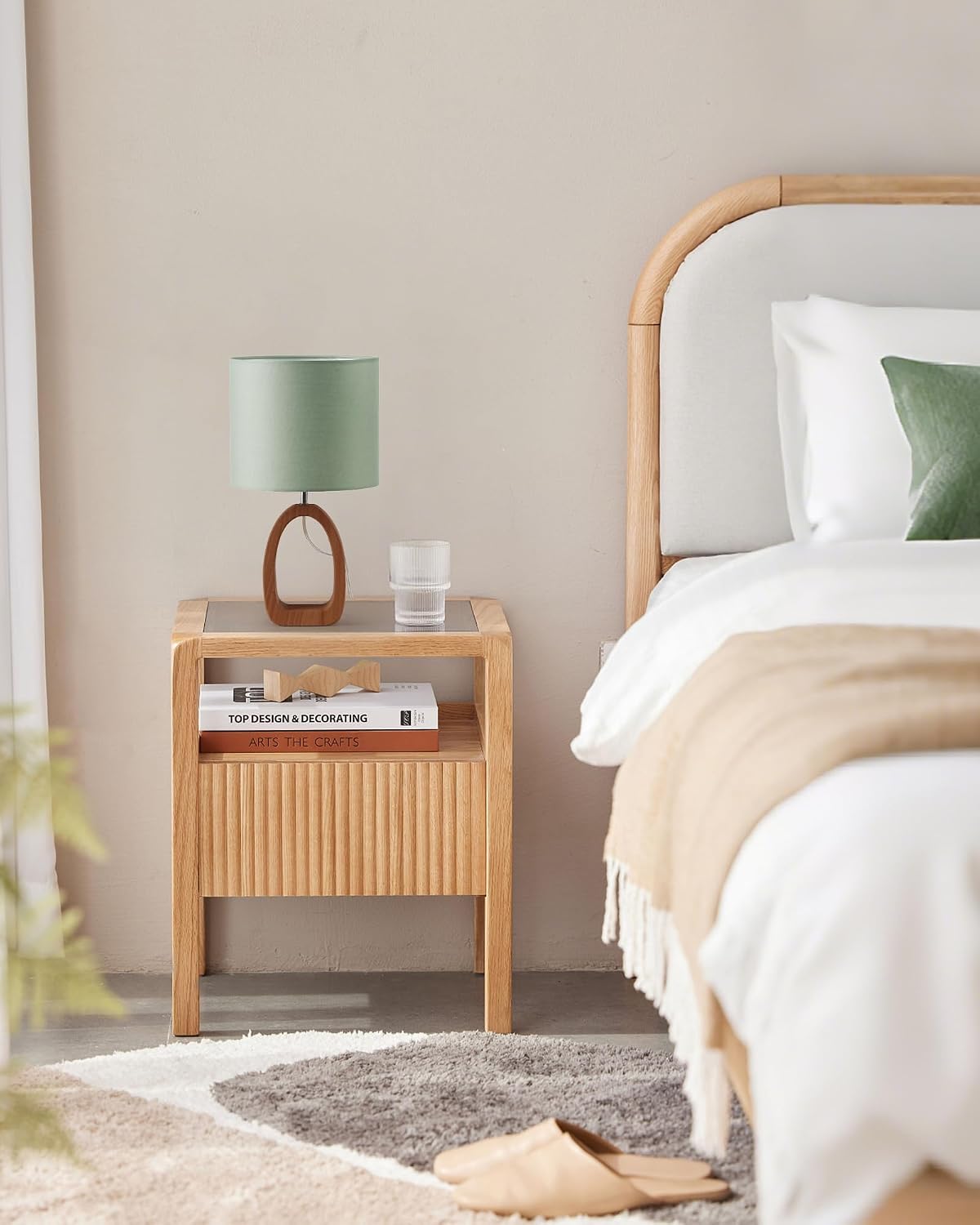 Small Table Lamp, 14.2" Cute Little Desk Lamp, Wood Bedside Lamp with Linen Lampshade, Modern Nightstand Lamp for Bedroom, E26 Base, Bulb Not Included, Beige and Dark Natural LE07TL05