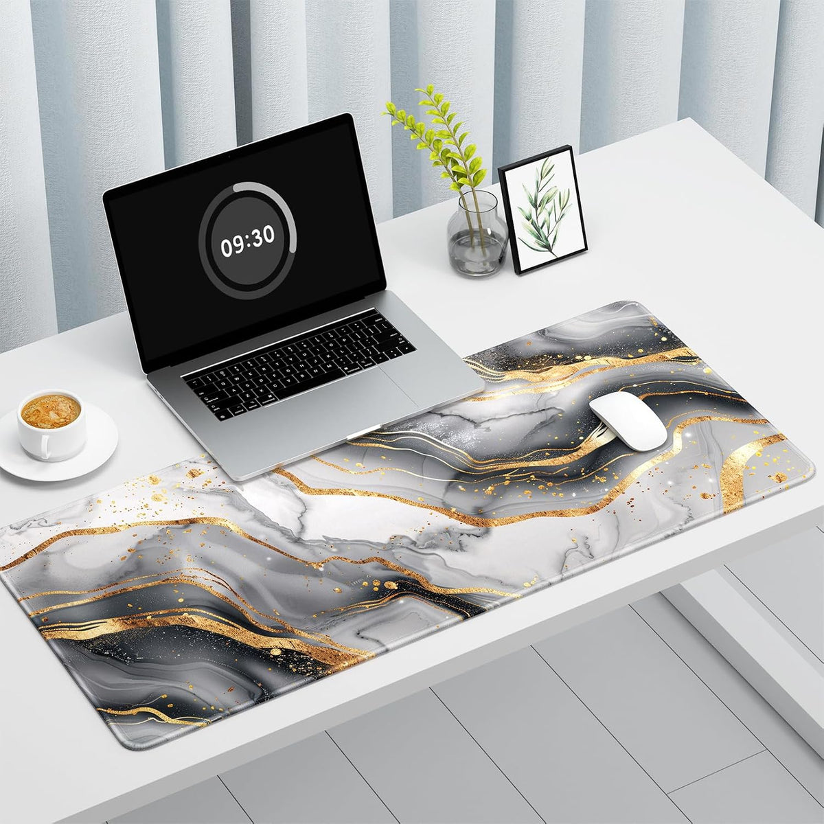 Auhoahsil Desk Mat, Ultra Large Mouse Pad, XXL Gaming Mousepad, Green Tropical Leaves Deskpad, Big Extended Full Size Mouse Pad, Desktop Desk Matt for Keyboard, Laptop & Computer, 35.5 x 15.7 in - Colors B