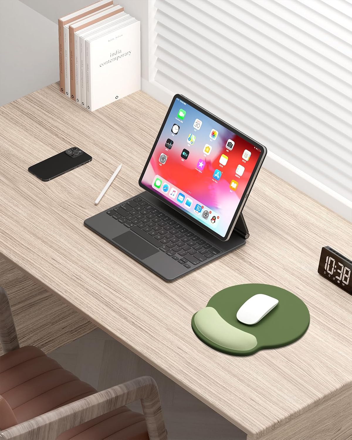 Ergonomic Mouse Pad with Wrist Rest, Comfortable Silicone Non-Slip Computer Pain Relief Gel Mouse Mat with Wrist Support for Gaming, Work, Office, Women & Men, Cute Pattern, Beige