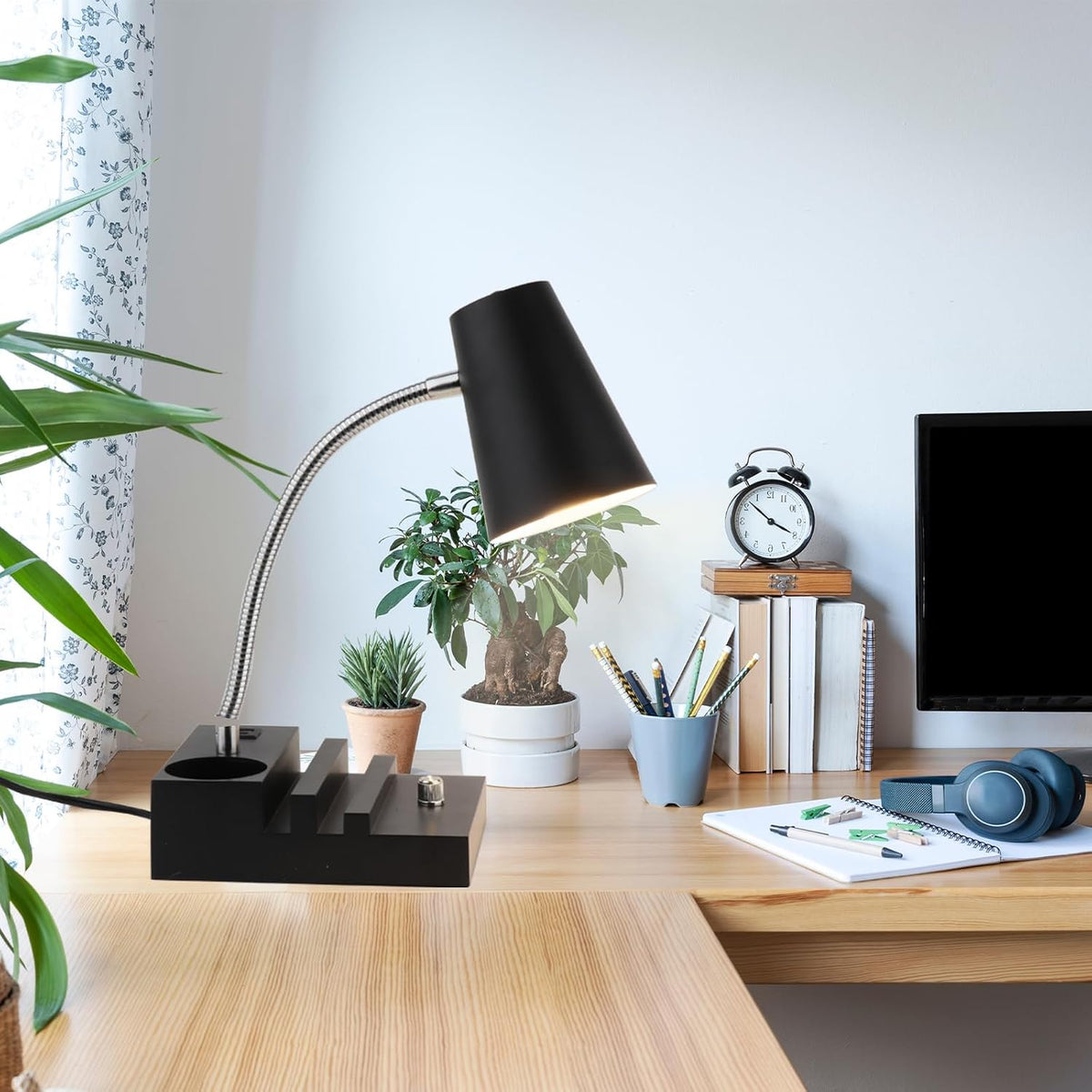 LALISU Study Desk Lamp with USB Charging and Type-C Night Light, Gooseneck LED Table Lamp Stepless Dimming Study Table Lamp with Pen Holder for College Dorm Bedroom and Office (Black)