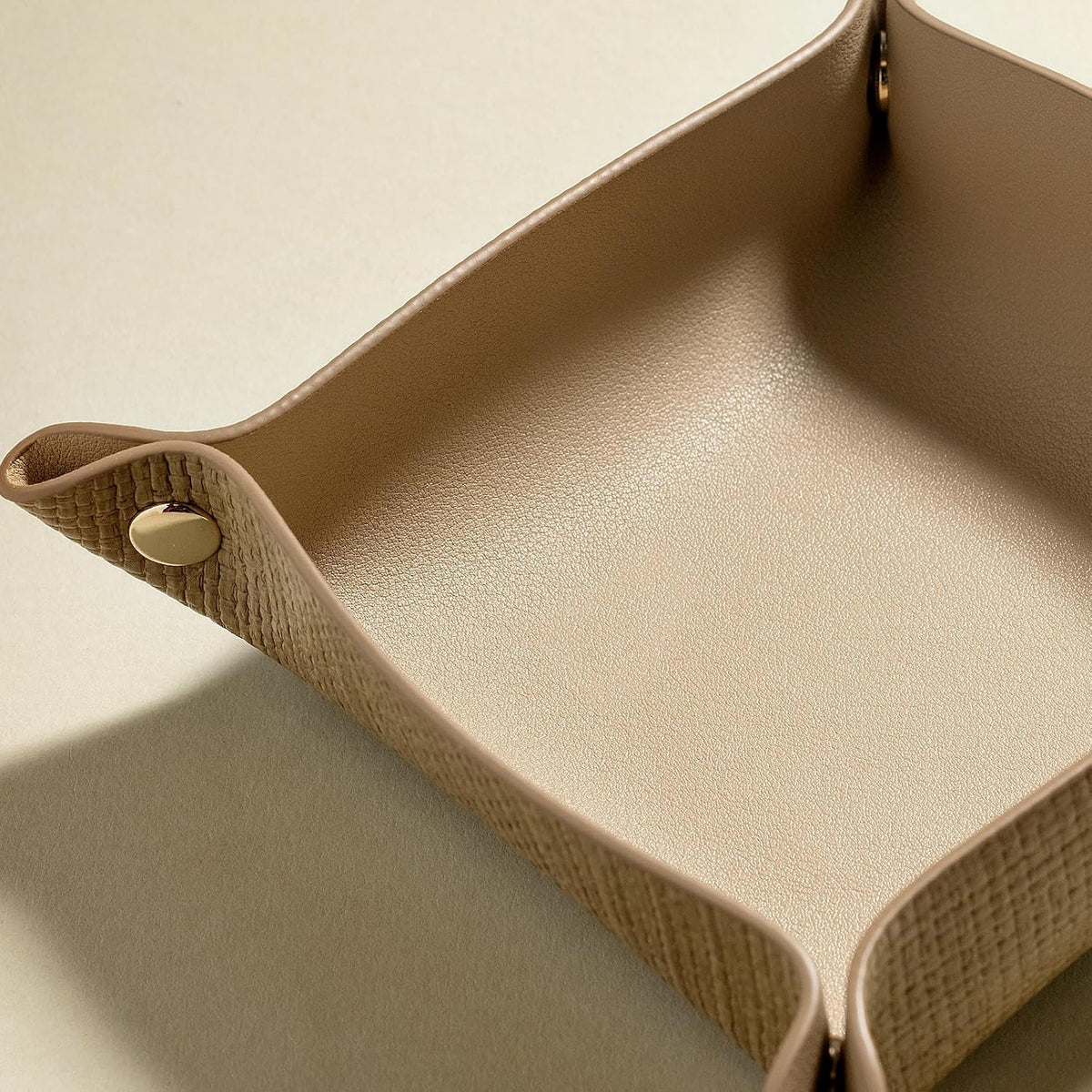 OLETHA Small Foldable Valet Tray, Travel Essentials for Women, Portable Catchall Organizer for Jewelry & Keys, for Hotel Nightstands, Home Office & Desk, Aesthetic Faux Leather, Light Taupe