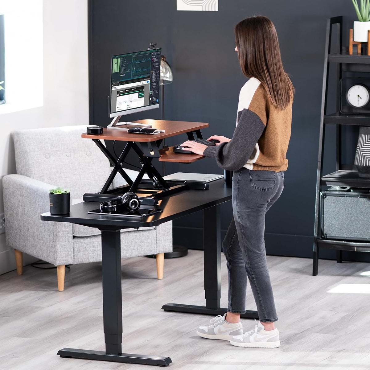 Black 32 in Standing Desk Converter, DESK-V000K