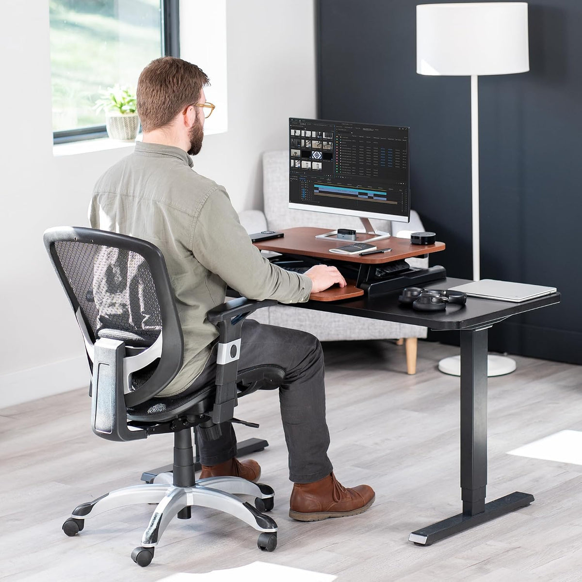 Black 32 in Standing Desk Converter, DESK-V000K