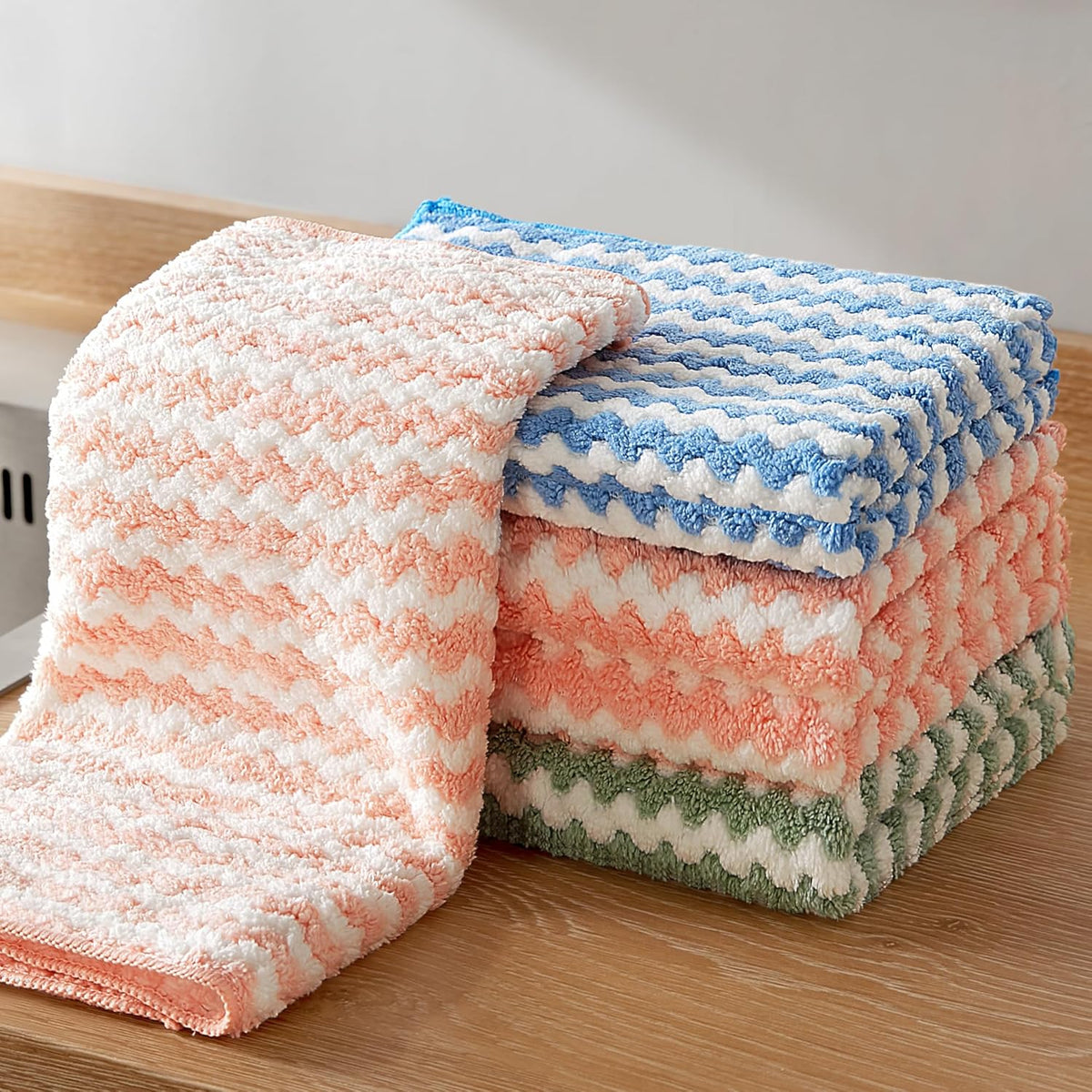 18 Pack Microfiber Cleaning Cloth, Kitchen Towels for Dish Drying Washing, Absorbent Streak Free Lint Free Rags for Cleaning, Reusable and Washable Towels - 10" x 10"