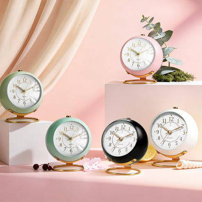 Analog Alarm Clock, Retro Small Desk Clock with Night Light, Backlight Cute Simple Metal Design, Silent Non-Ticking, Battery Powered, for Bedroom,Travel,Kitchen,Bedside Desktop Decor