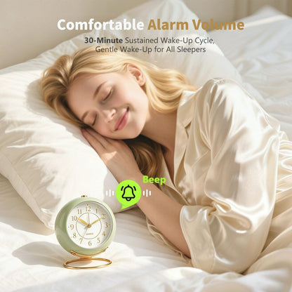 Analog Alarm Clock, Retro Small Desk Clock with Night Light, Backlight Cute Simple Metal Design, Silent Non-Ticking, Battery Powered, for Bedroom,Travel,Kitchen,Bedside Desktop Decor