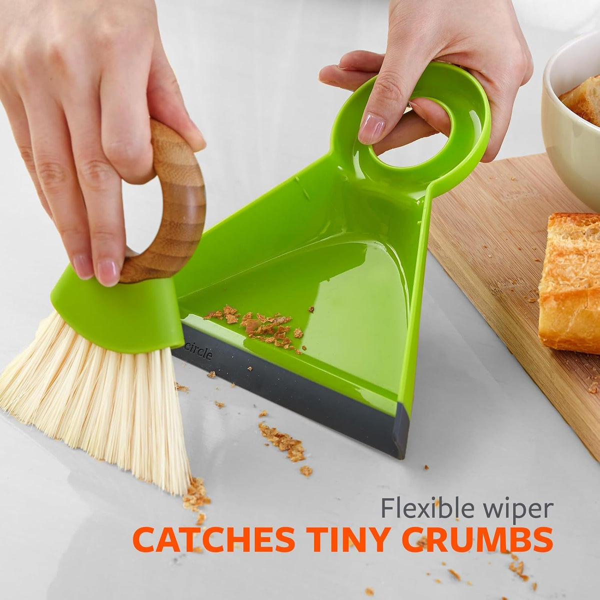 Tiny Team Mini Brush & Dustpan Set - Green