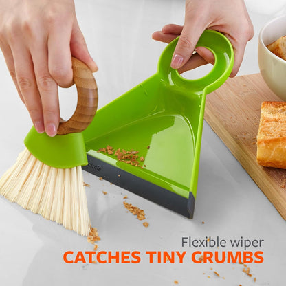 Tiny Team Mini Brush & Dustpan Set - Green