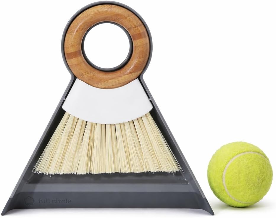 Tiny Team Mini Brush & Dustpan Set - Green