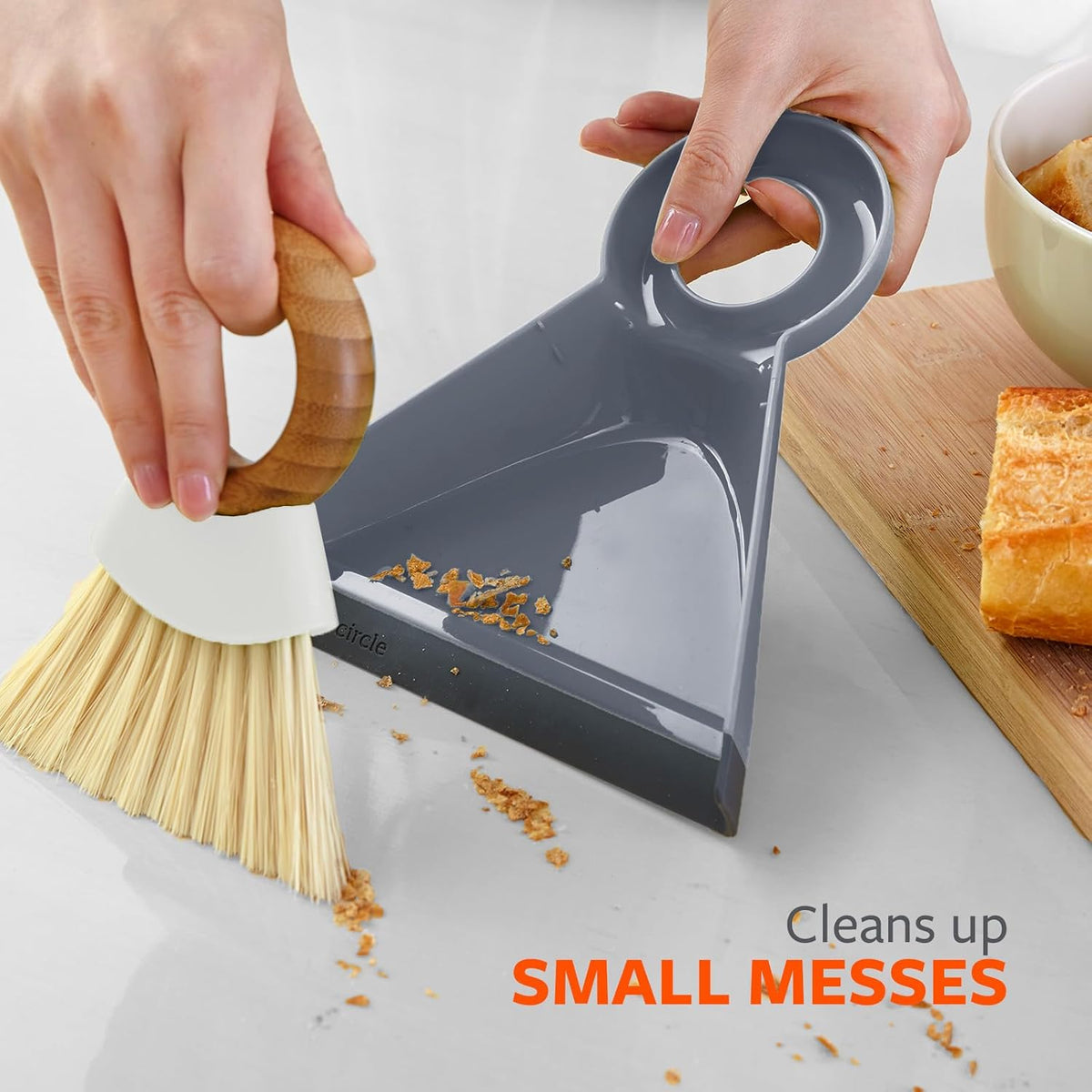 Tiny Team Mini Brush & Dustpan Set - Green