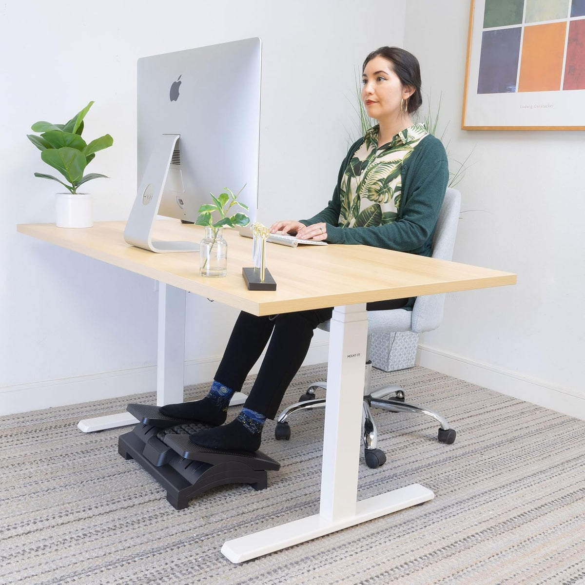 ! Ergonomic Footrest, Tilt Adjustable Individual Platforms, Height Adjustable Foot Rest with Massage Surface, Under Desk Foot Stool for Office, Leg Support and Improved Posture, Black