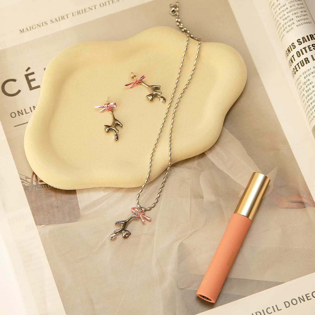 Jewelry Dish Trinket Tray for Women, Ring Dish Holder, Unique Cloud Shape Ceramic Plate Cute Things Vanity Aesthetic Room Decor Mother's Day Birthday (White)