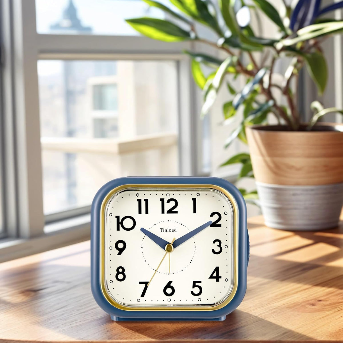 4.3" Vintage Retro Analog Alarm Clock, Super Silent Non Ticking Clock with Manual Light, Snooze, Battery Operated, Simply Design, for Living Room, Bedroom, Bedside, Desk(Green-V2)