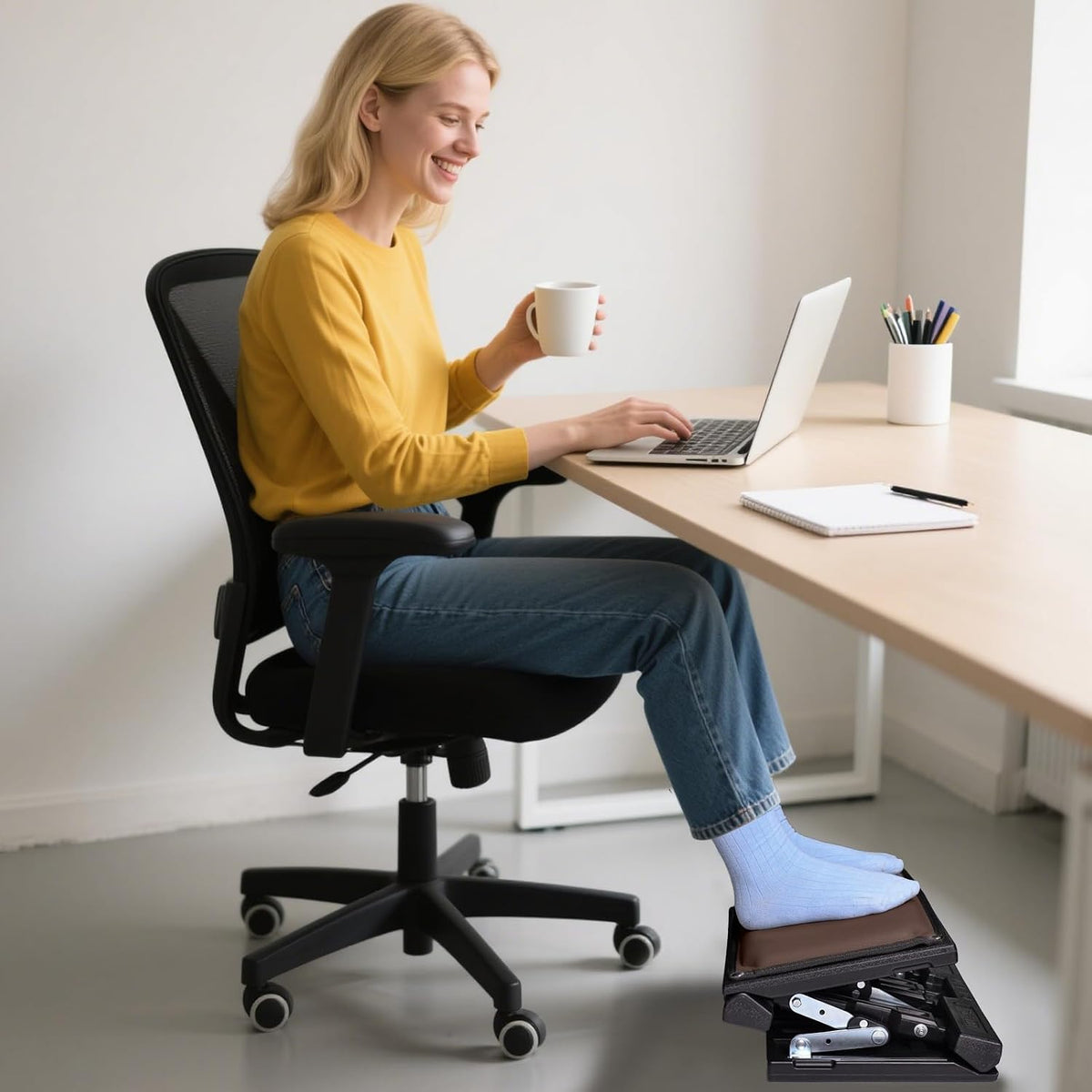Adjustable Foot Rest Under Desk for Office,Home, Gaming & Study