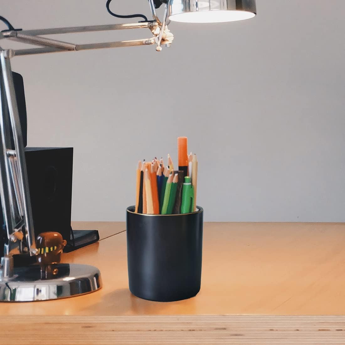 Ceramic Pencil Holder for Desk - Cute Gold Trim Pen Aesthetic Makeup Brush Cup Holder Organizer for Desktop Storage Stationery Office Home Supplies, White