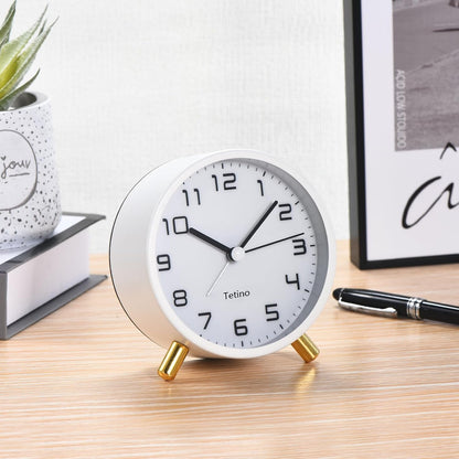 Analog Alarm Clocks,Retro Metal Desk Silent Non Ticking Small Clock with Night Light,Battery Operated,Simple Design,for Bedrooms, Bedside,Office,Home Décor (Green)