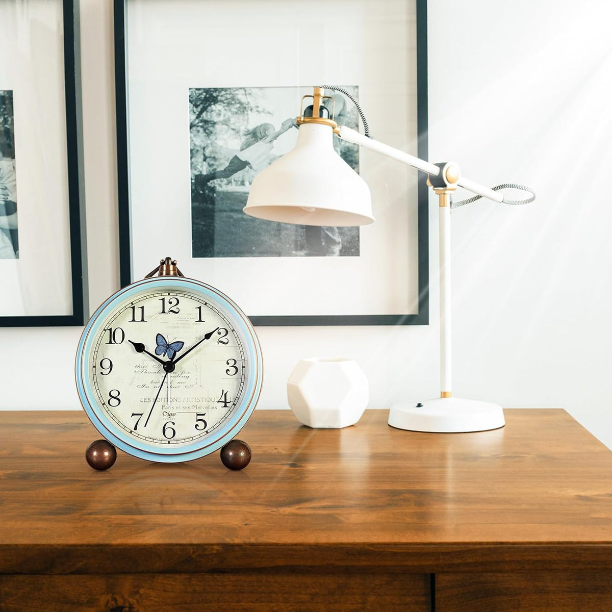 5.2in Desk Clock, Retro Silent Analog Clock Non-Ticking & Battery Operated with Quartz Movement,Clock Decor for Bedroom Living Room