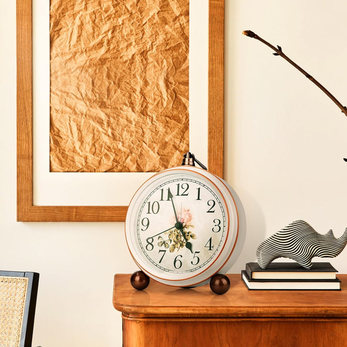 5.2in Desk Clock, Retro Silent Analog Clock Non-Ticking & Battery Operated with Quartz Movement,Clock Decor for Bedroom Living Room