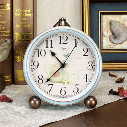 5.2in Desk Clock, Retro Silent Analog Clock Non-Ticking & Battery Operated with Quartz Movement,Clock Decor for Bedroom Living Room