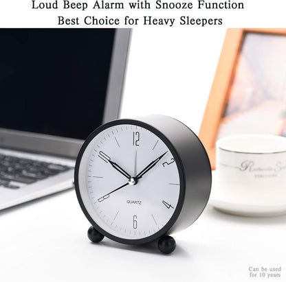Outwit Analog Alarm Clock, 4 inch Super Silent Non Ticking Small Clock with Night Light, Battery Operated, Simply Design, for Bedroom, Bedside, Desk