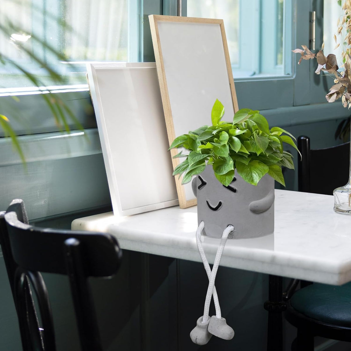 Gray Cute Smiley Cement Planter, Small Plant Pot, Indoor Succulent Pot, Fun Planter with Hanging Feet for Living Room, Office, Desk and Bathroom Shelf Decor (Plants Not Included).