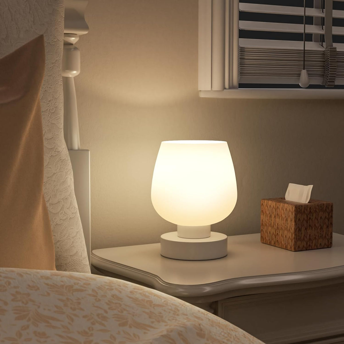 Seealle Small Touch Table Lamp for Nightstand, 3 Way Dimmable Bedside Lamp