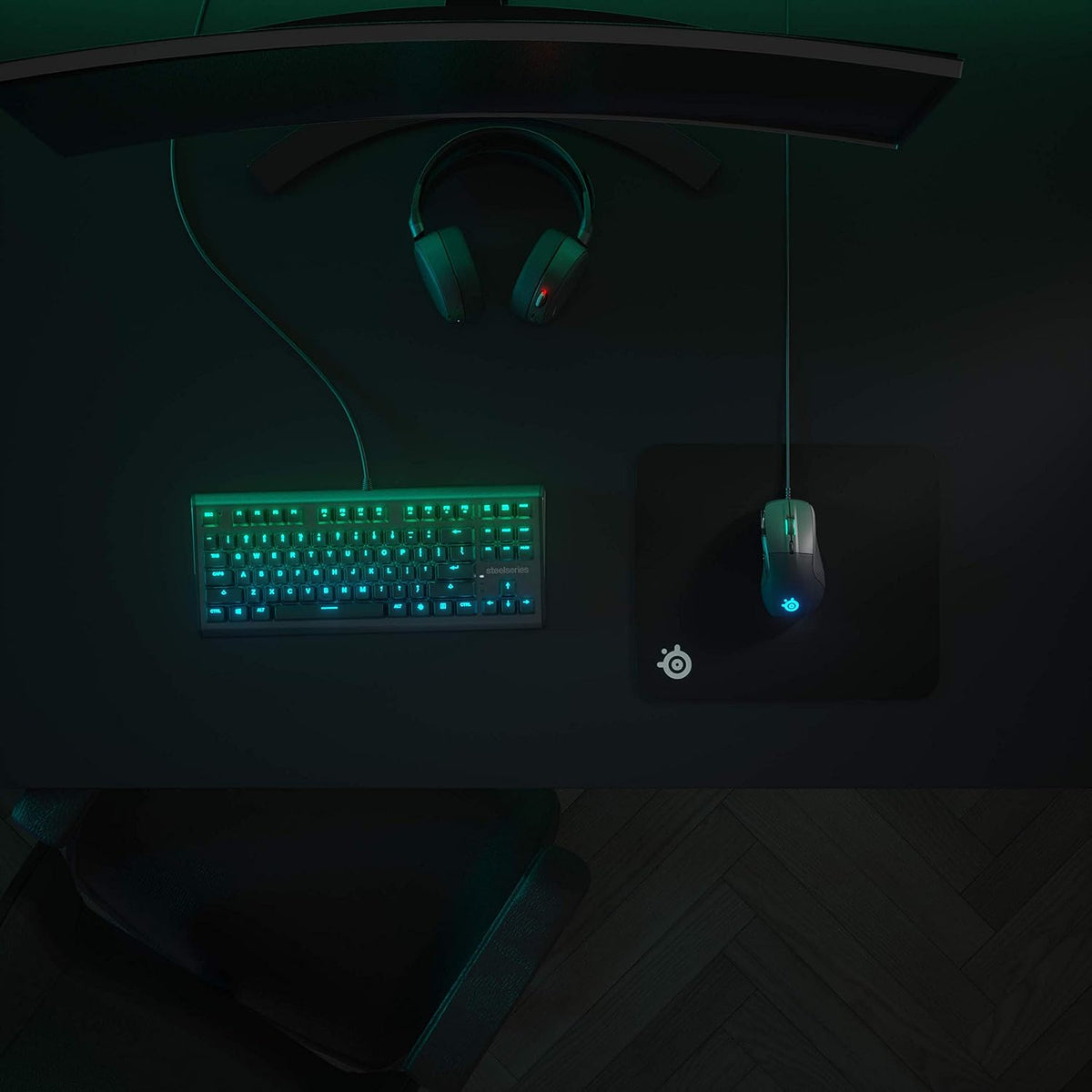 QcK Gaming Mouse Pad - XXL Cloth - Peak Tracking and Stability - Esports Mousepad - Never-Slip - Full Desk Coverage