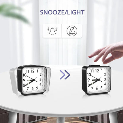 Analog Alarm Clocks, Non Ticking Table Clock with Luminous Hand & Large Display, Battery Powered Silent Bedside Alarm Clock with Snooze & Night Light Function, for Bedroom, Office