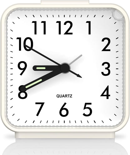 Analog Alarm Clocks, Non Ticking Table Clock with Luminous Hand & Large Display, Battery Powered Silent Bedside Alarm Clock with Snooze & Night Light Function, for Bedroom, Office
