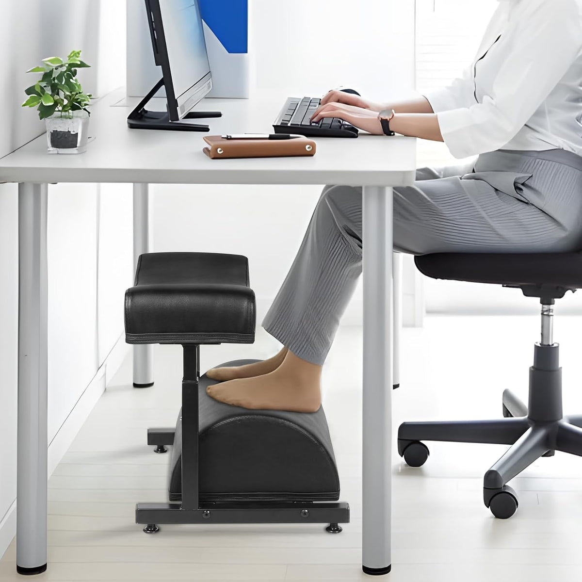 Adjustable Foot Rest Under Desk Footrest Wide Leg Rest 5 Height Positions PU Leather Covered for Desk Office Gaming Chairs Ergonomic, 16.5" L × 12.9" D × 18" H