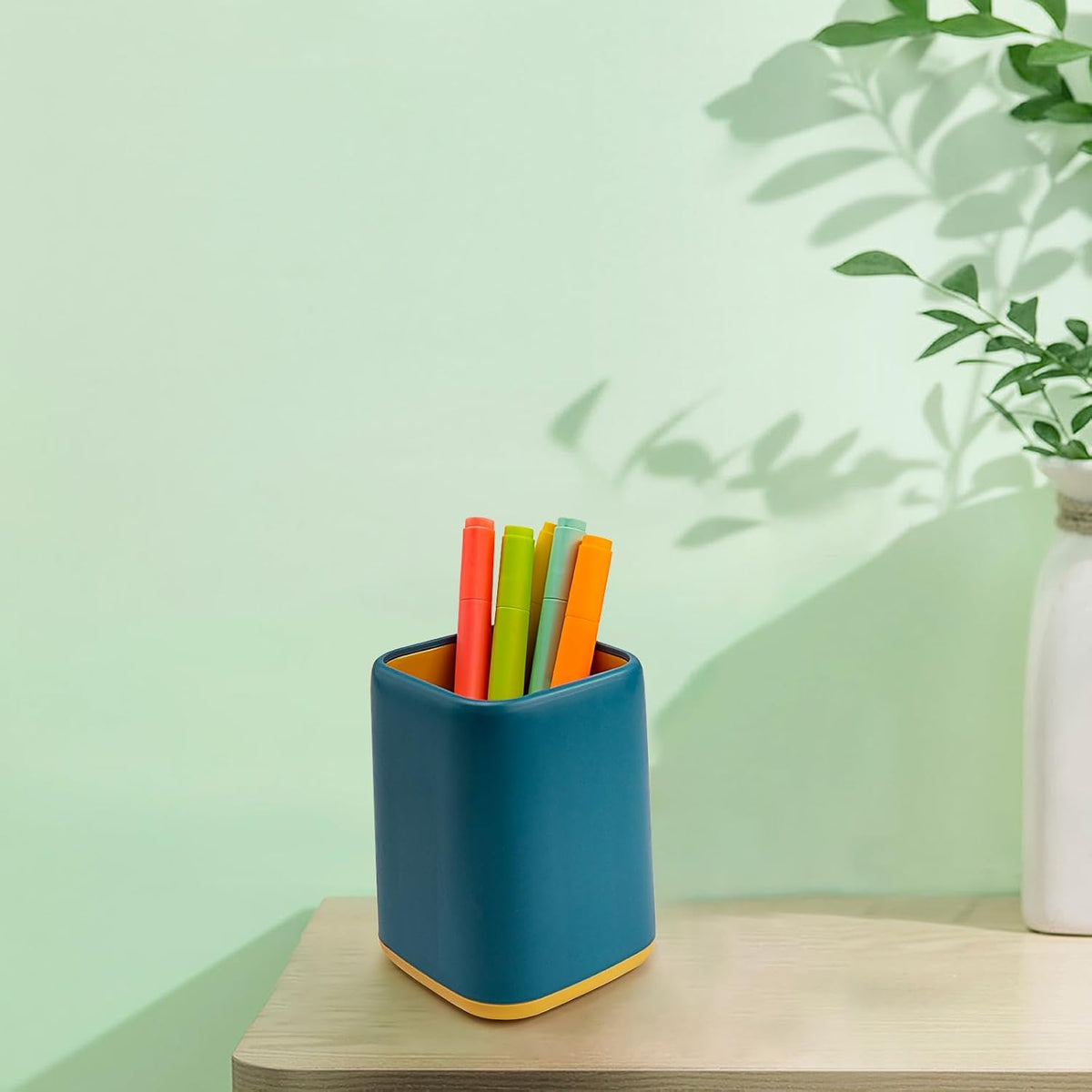 Pencil Holder, Pen Cup Makeup Brush Holder, Desktop Organizer Storage Case Scandinavian Design Stationery for School Home Office Supplies (Green)