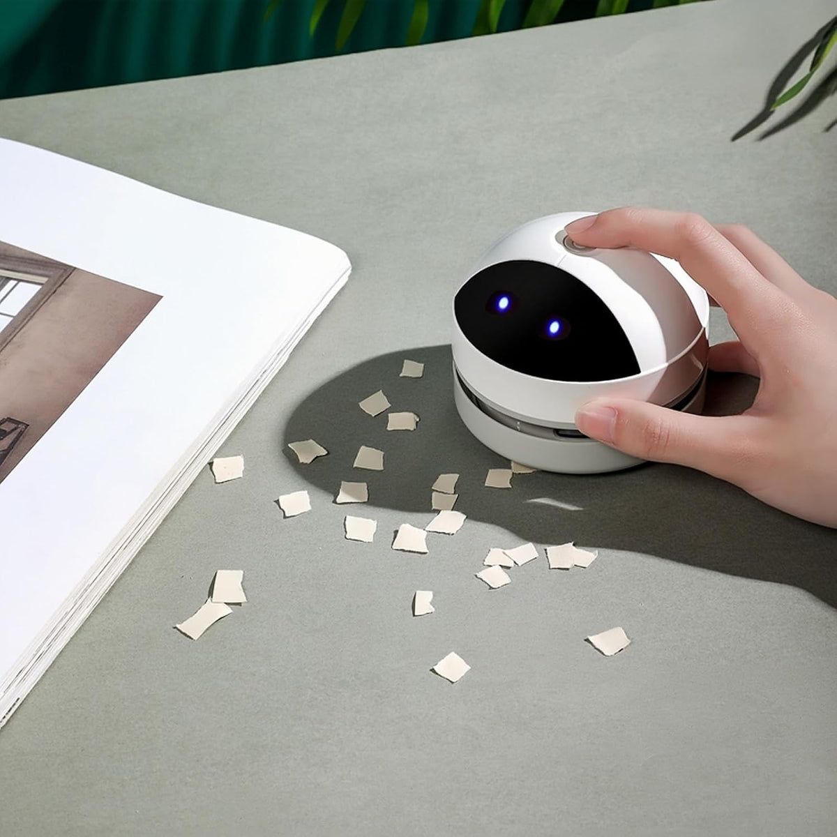 Mini Desktop Vacuum Cleaner, Cordless Desk Vacuum, Rechargeable