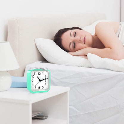 Analog Alarm Clock, Silent Non Ticking Small Clock, Travel Alarm Clock with Snooze & Light, Ascending Beep Sounds, Battery Operated Loud Alarm Clock for Bedroom, Bedside, Desk (Black)