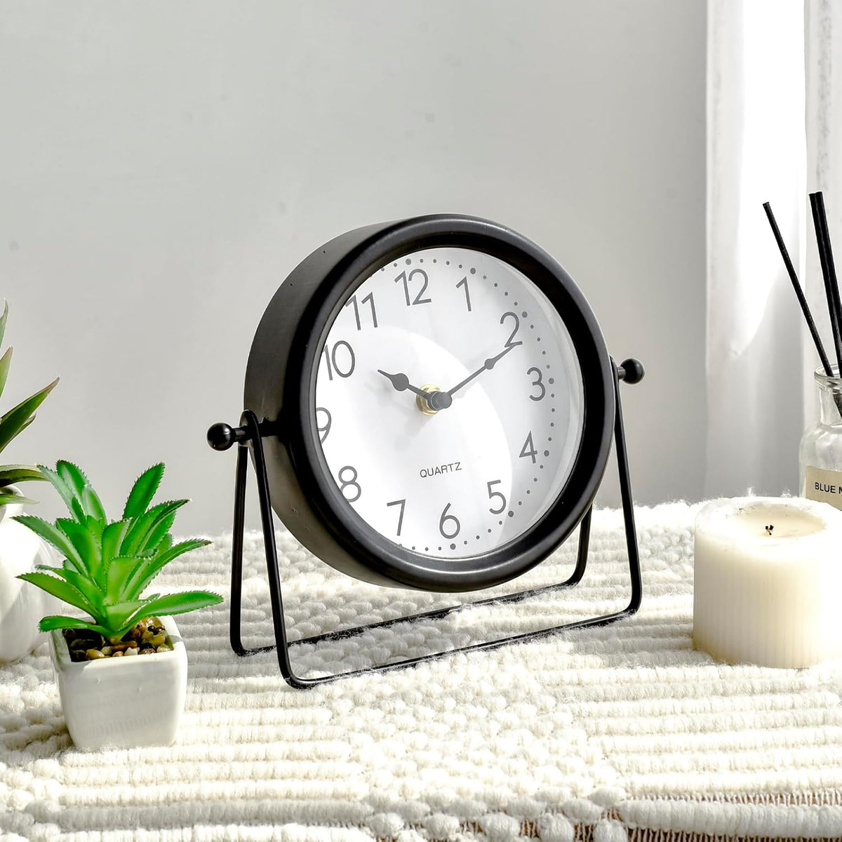 Small Gold Desk and Shelf Clock, 6.9*5.9 Inch Retro Elegant Tabletop Clock with Glass Cover, Silent Non-Ticking Battery Operated Decorative Clock for Living Room, Office, Bedroom, Gift Idea